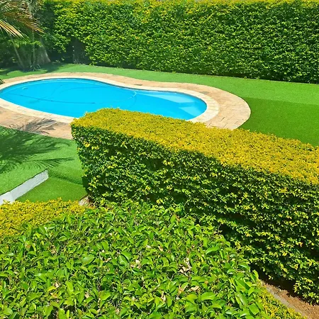 Appartement Paisible Avec Jardin & Piscine البيون المظهر الخارجي الصورة